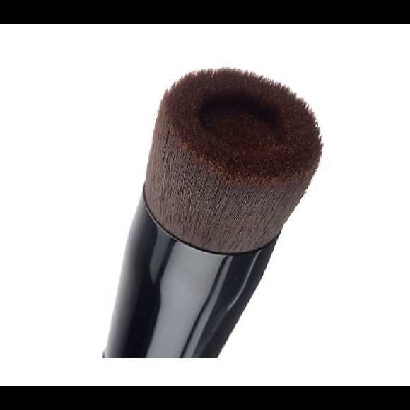 bareMinerals Perfecting Liquid Make Up Face Brush - Picture 2 of 7